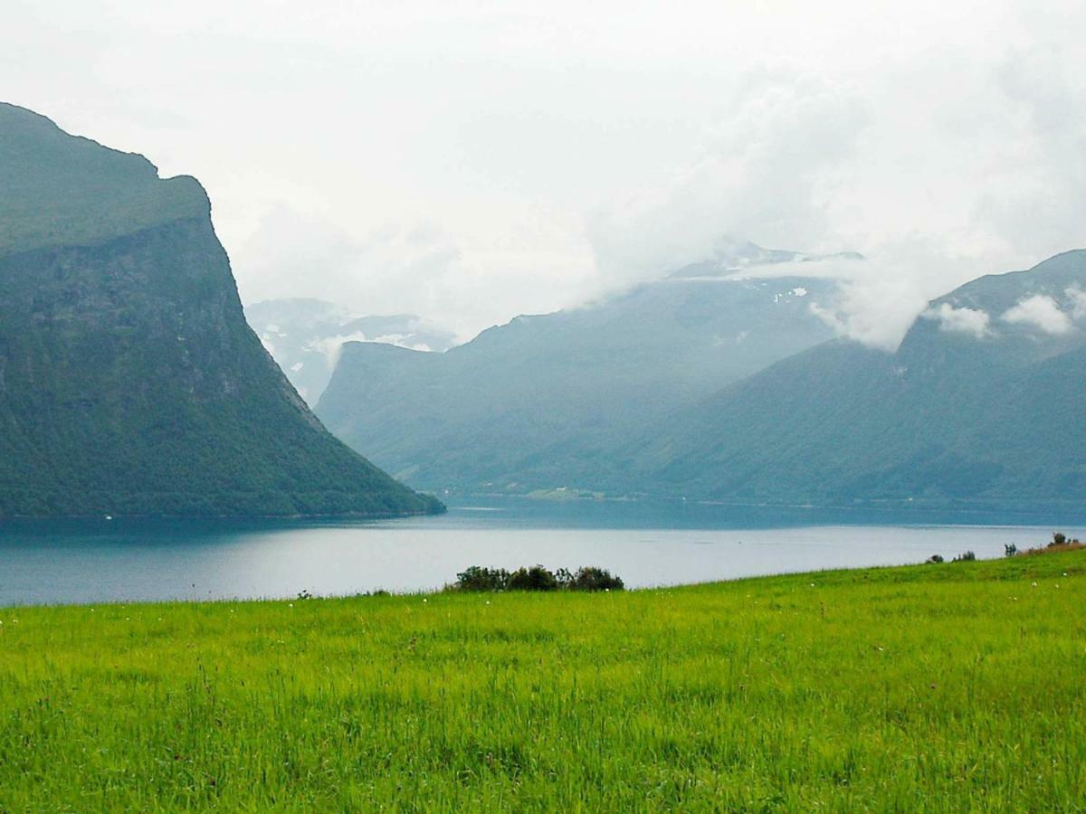 Three-Bedroom Holiday Home In Isfjorden Torvik Dış mekan fotoğraf